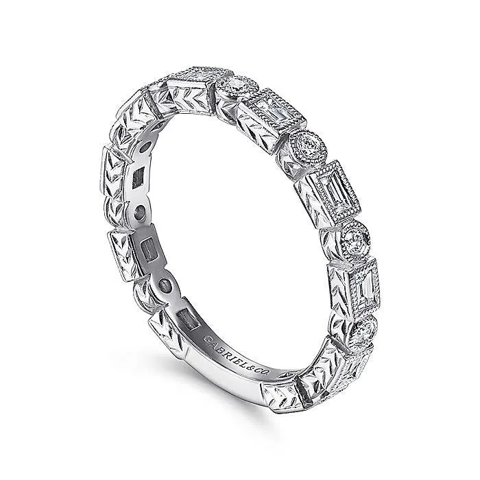 14K White Gold Baguette and Round Diamond Ring