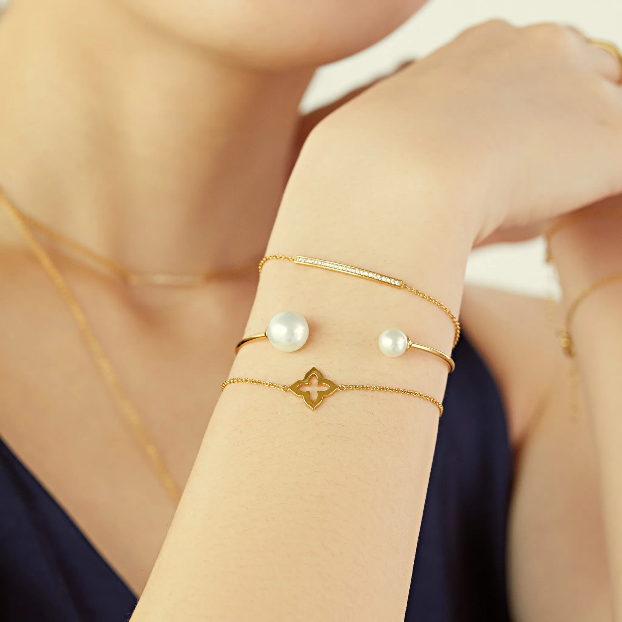Sleek Crystal Bar Braclet